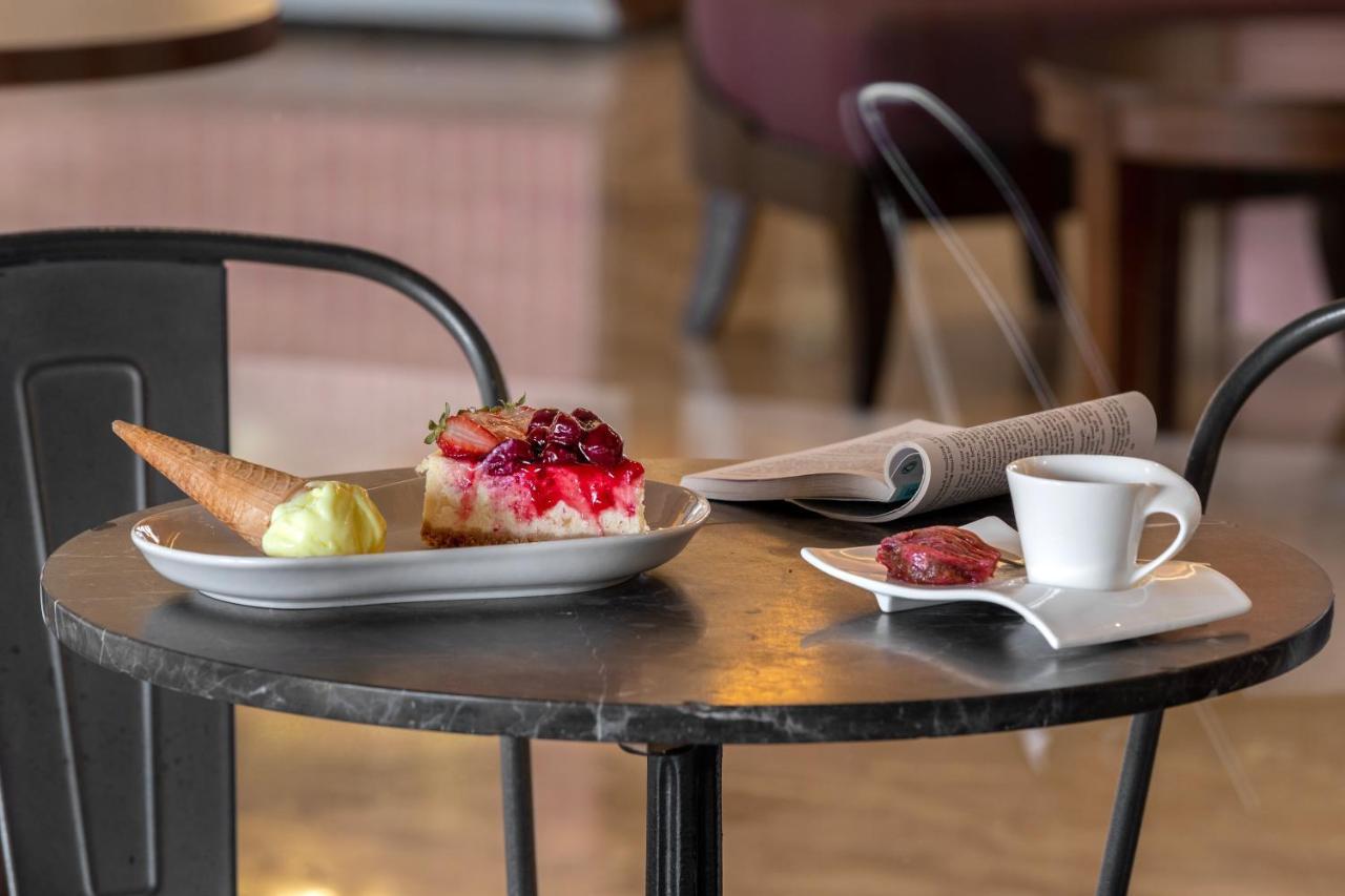Marti Myra Hotel Tekirova Exterior photo A typical Italian coffee table